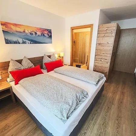 Exklusives Ferienappartement Fuer 6 Personen Am Katschberg
