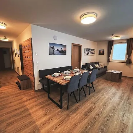 Exklusives Ferienappartement Fuer 6 Personen Am Katschberg Apartment *