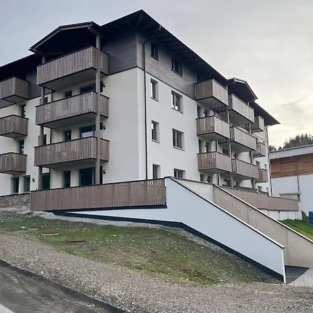 Exklusives Ferienappartement Fuer 6 Personen Am Katschberg