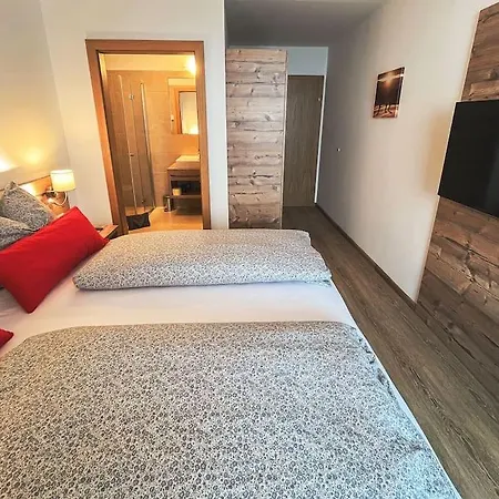 Exklusives Ferienappartement Fuer 6 Personen Am Katschberg